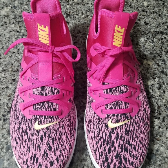 Nike Shoes - Nike Elite Pink sneakers